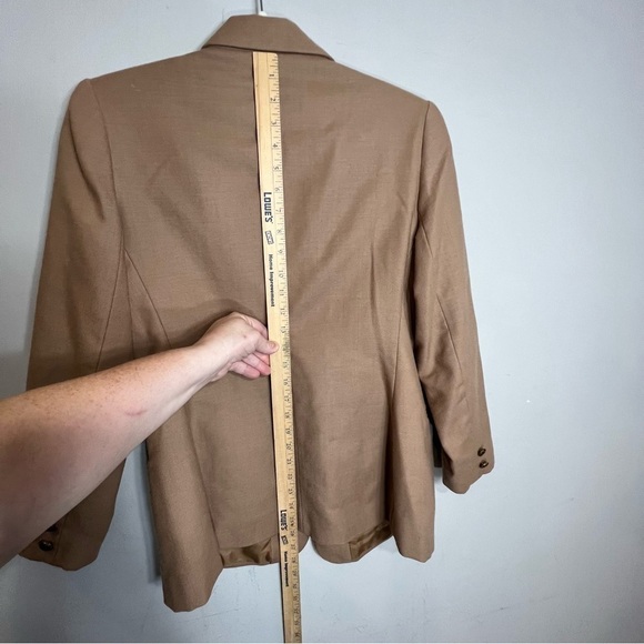 Briggs lightweight camel wool button front blazer size 6p - Picture 9 of 12